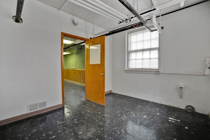 More Photos Of 2 Waln St, Wellsboro Office For Sale