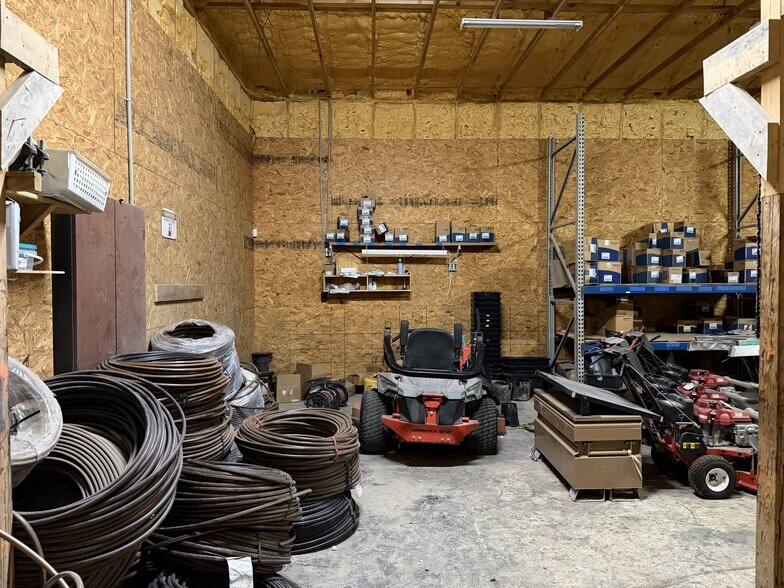 More Photos Of 1030 Canyon Bend Dr, Dripping Springs Light Distribution For Lease