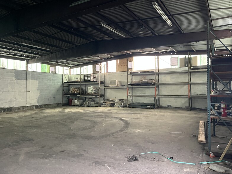 More Photos Of 251 Clay St, Manchester Warehouse For Lease