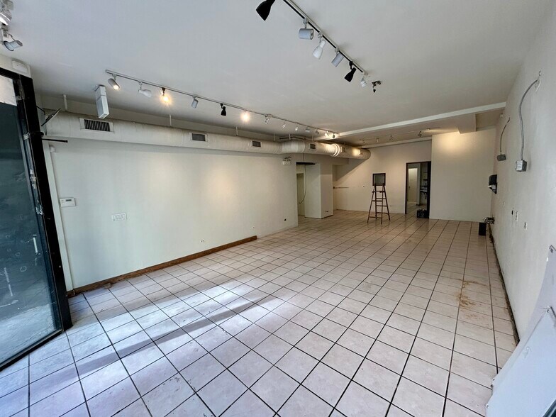 More Photos Of 2316-2318 N Clark St, Chicago Storefront Retail Residential For Lease