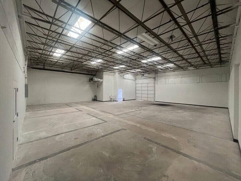 More Photos Of 963 N Burnt Hickory Rd, Douglasville Unknown For Lease