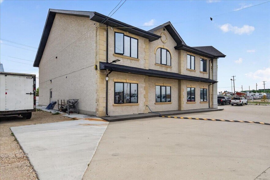 More Photos Of 12803 54th St NW, Edmonton Office For Sale