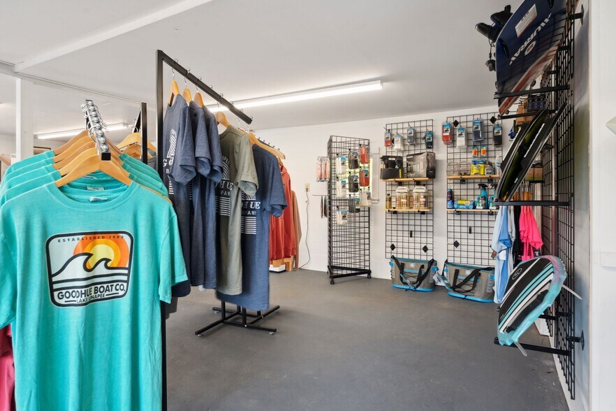 More Photos Of 15 Cooper St, Sunapee Marina For Sale