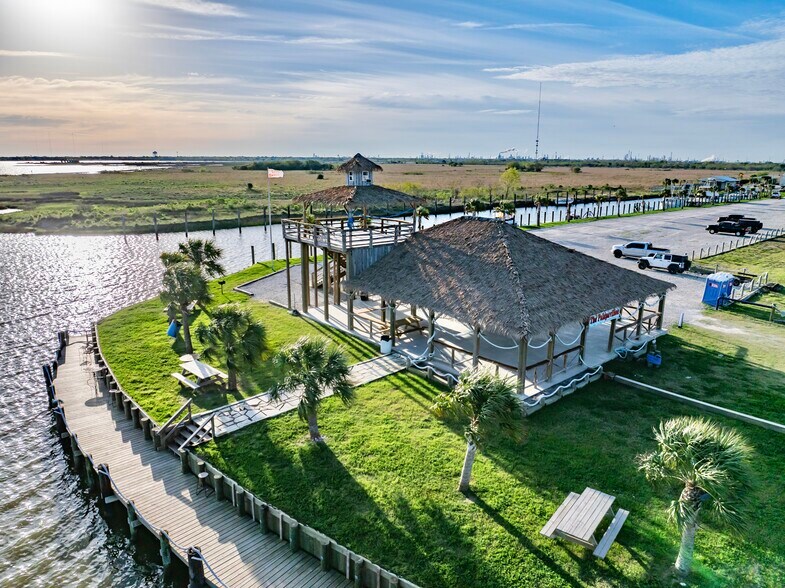 More Photos Of 3902 Highway 146 N, Texas City Marina For Sale