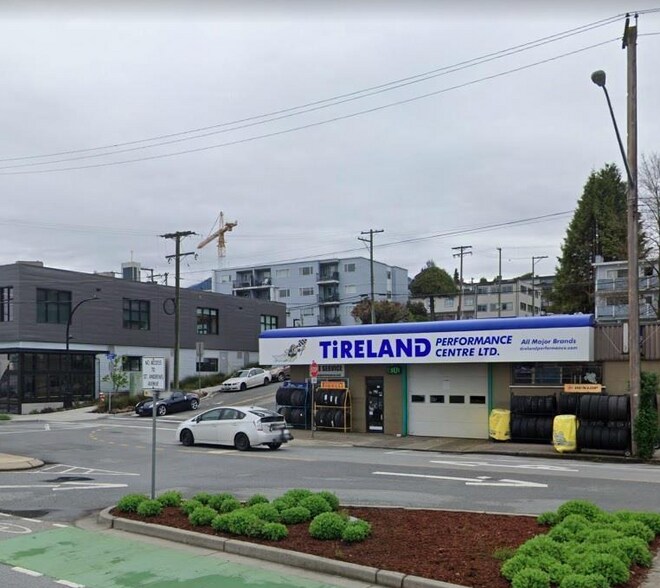 Primary Photo Of 300 E Esplanade, North Vancouver Service For Sale