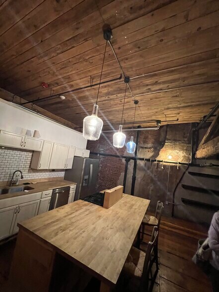 More Photos Of 106 Genesee St, Utica Restaurant For Lease