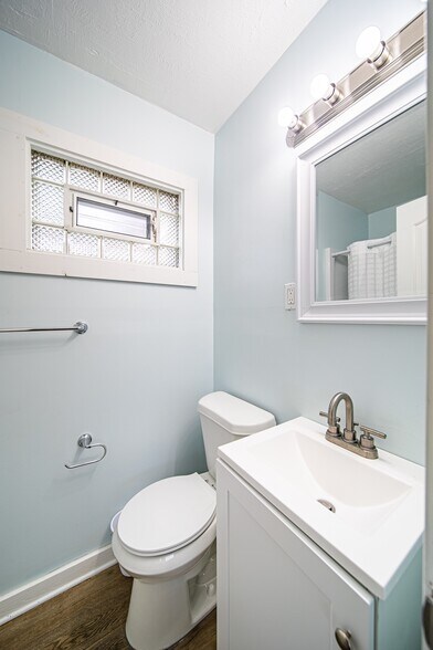 More Photos Of 5225 Old Lake Rd, Geneva Hotel For Sale