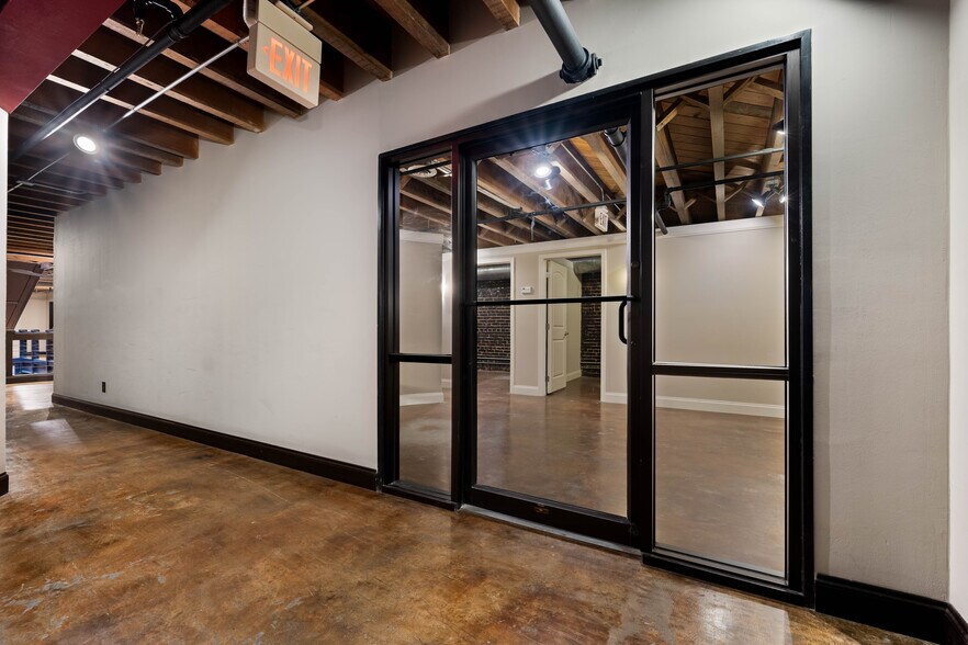 More Photos Of 247 Broad St, Kingsport Loft Creative Space For Sale