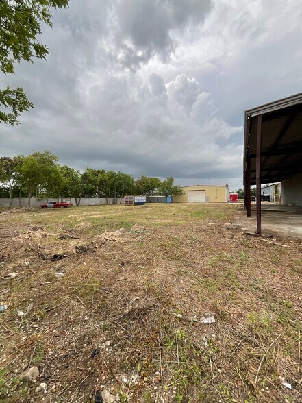 More Photos Of 3201 Texas Ave, La Marque Warehouse For Sale