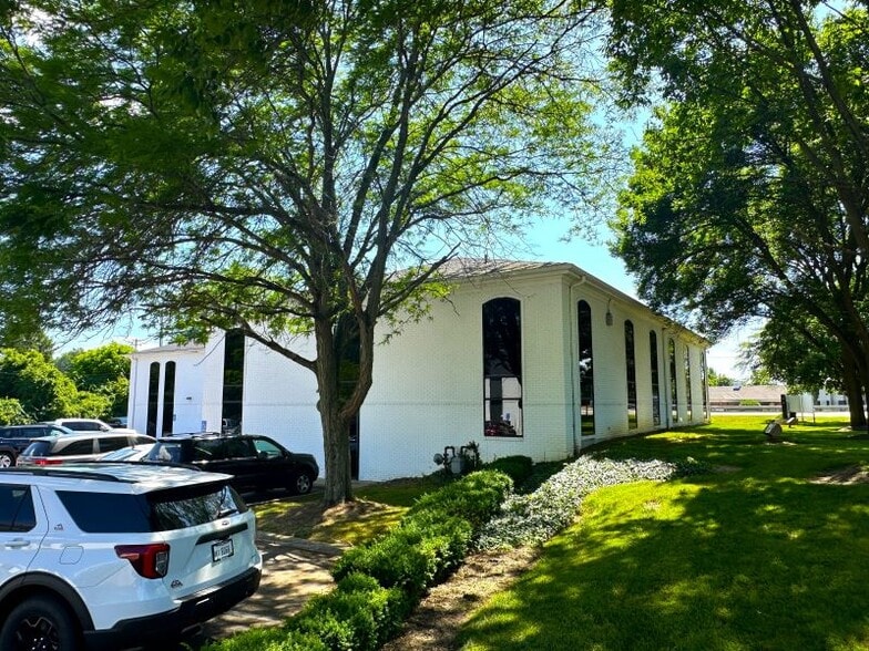 More Photos Of 28 E Rahn Rd, Kettering Unknown For Lease