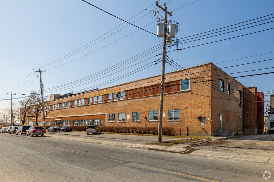 More Photos Of 5785 Rue Paré, Mt Royal Warehouse For Lease
