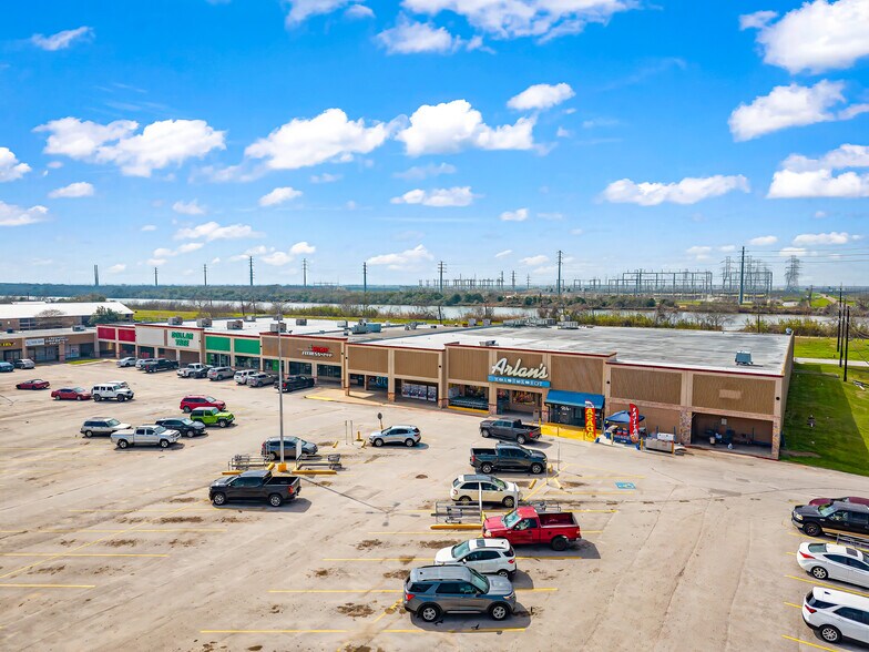 More Photos Of 301-327 S Brazosport blvd, Freeport Land For Lease