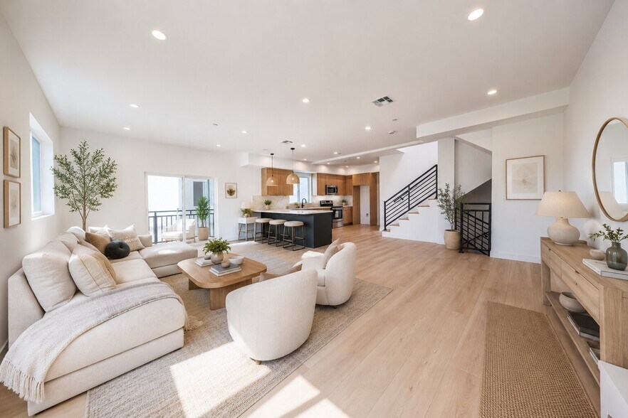 More Photos Of 2010 S Dunsmuir Ave, Los Angeles Multifamily For Sale