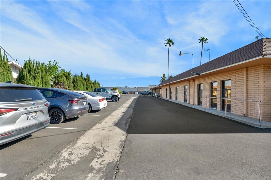 More Photos Of 531 N Alta Ave, Dinuba Office For Lease