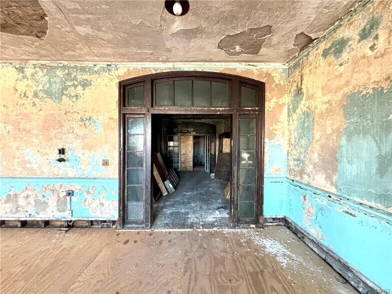 More Photos Of 10 South St, Auburn Office For Sale