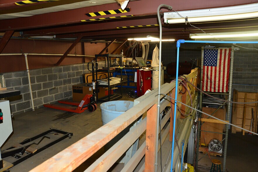 More Photos Of 9107 Industry Dr, Manassas Park Warehouse For Lease