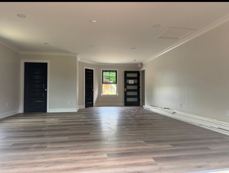 More Photos Of 12418 County Line Rd, Madison Office For Lease