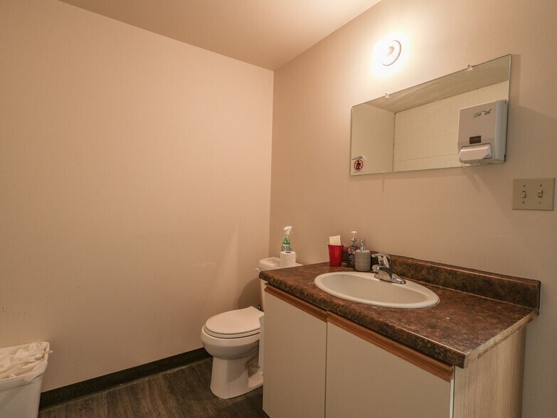 More Photos Of 5002 50 st, Stettler Flex For Sale