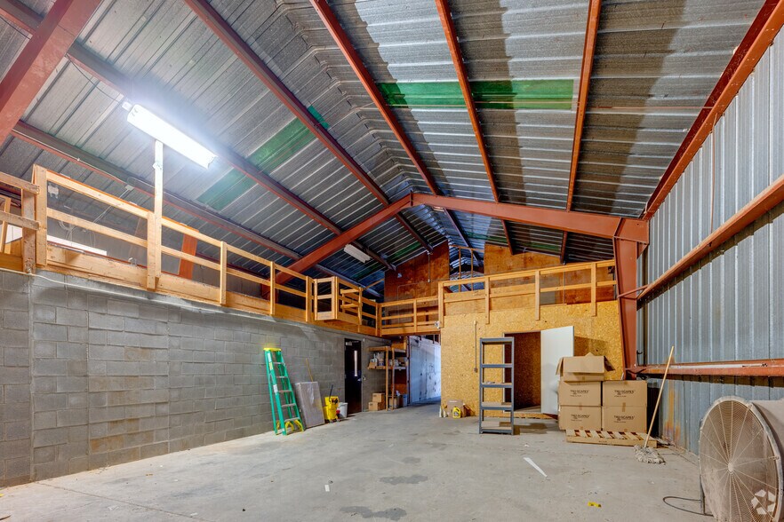 More Photos Of 735 Wangum Rd, Victor Unknown For Lease