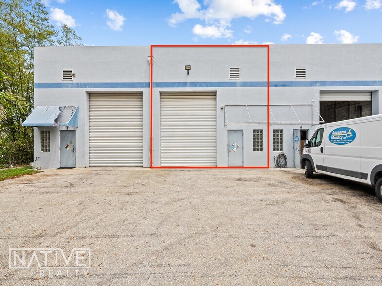 Primary Photo Of 2365 SW 34th St, Fort Lauderdale Warehouse For Sale
