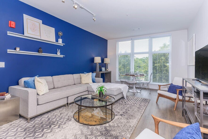 More Photos Of 515 West Ave, Norwalk Unknown For Lease
