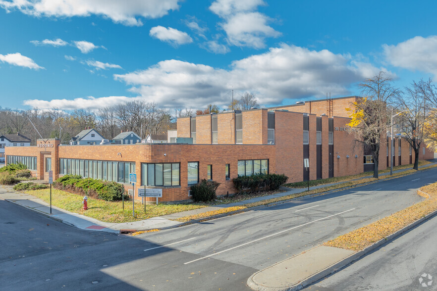 Primary Photo Of 40 Mulberry St, Middletown Medical For Lease