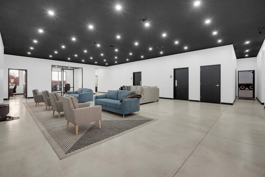 More Photos Of 22800 Highway H, Sedalia Manufacturing For Sale