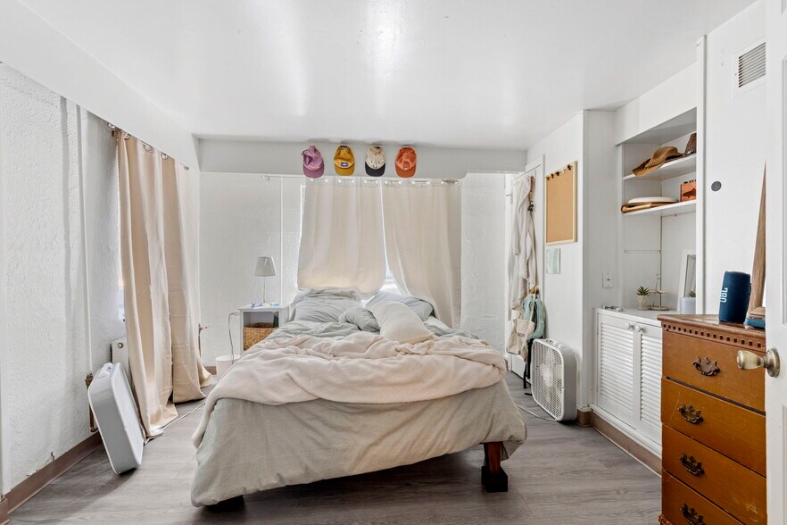 More Photos Of 735 17th St, Boulder Apartments For Sale