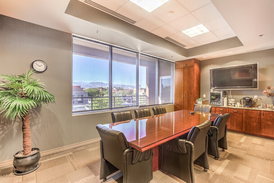 More Photos Of 6960 Smoke Ranch Rd, Las Vegas Medical For Lease