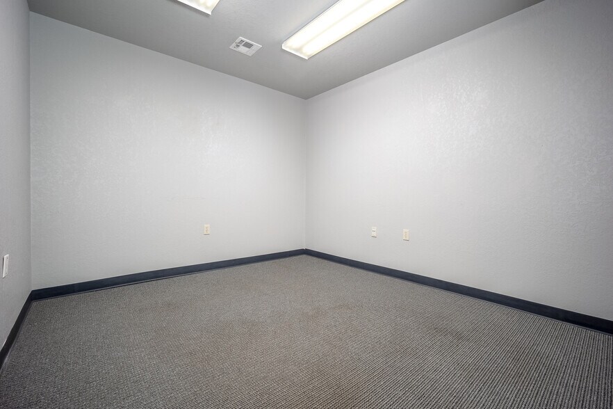 More Photos Of 2845 Broce Dr, Norman Office For Sale