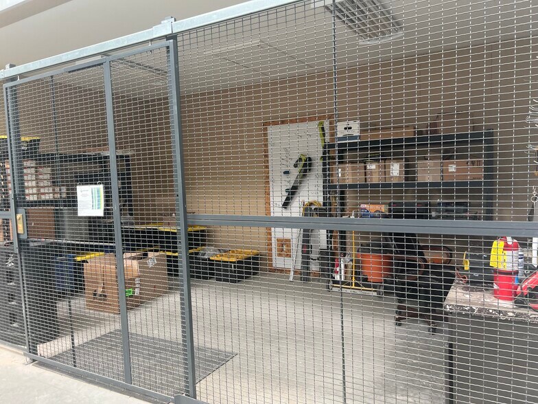 More Photos Of 6413 N State Highway 349, Midland Warehouse For Lease