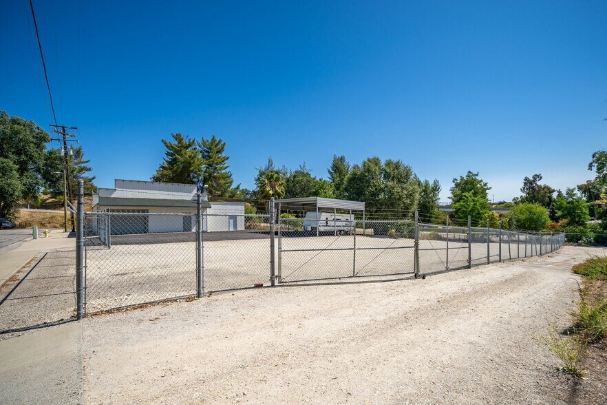 More Photos Of 3724 Oak st, Paso Robles Warehouse For Lease