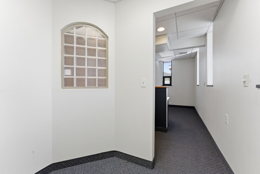 More Photos Of 75 Van Deene Ave, West Springfield Office For Lease