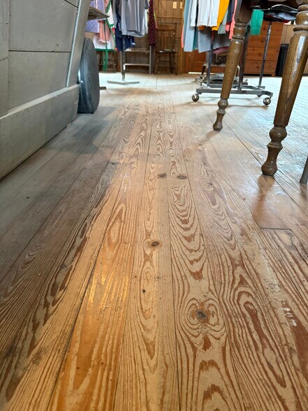 More Photos Of 128 River Rd, Marshall General Retail For Sale