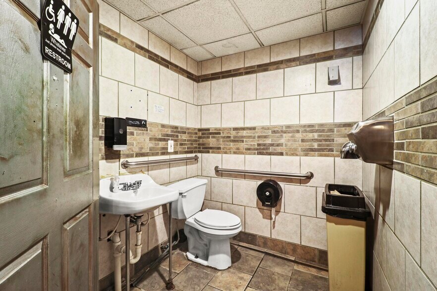 More Photos Of 3827 PA-115, Blakeslee Restaurant For Sale