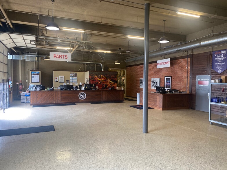 More Photos Of 5105-5151 Loraine St, Detroit Warehouse For Sale