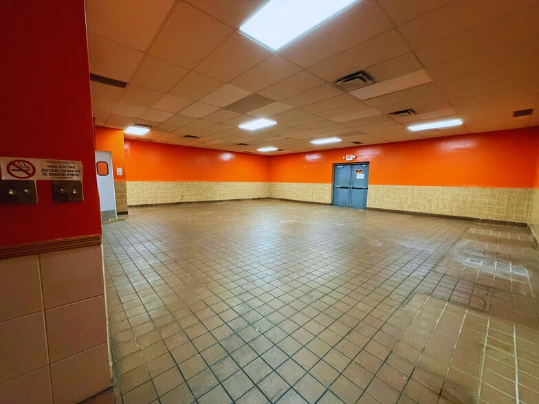 More Photos Of 1061 Hudson Rd, Saint Paul Restaurant For Sale