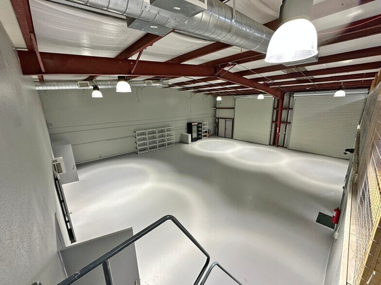 More Photos Of 343-345 W 9th St, Santa Rosa Warehouse For Sale