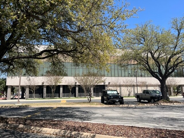More Photos Of 301 Junction Hwy, Kerrville Medical For Sale
