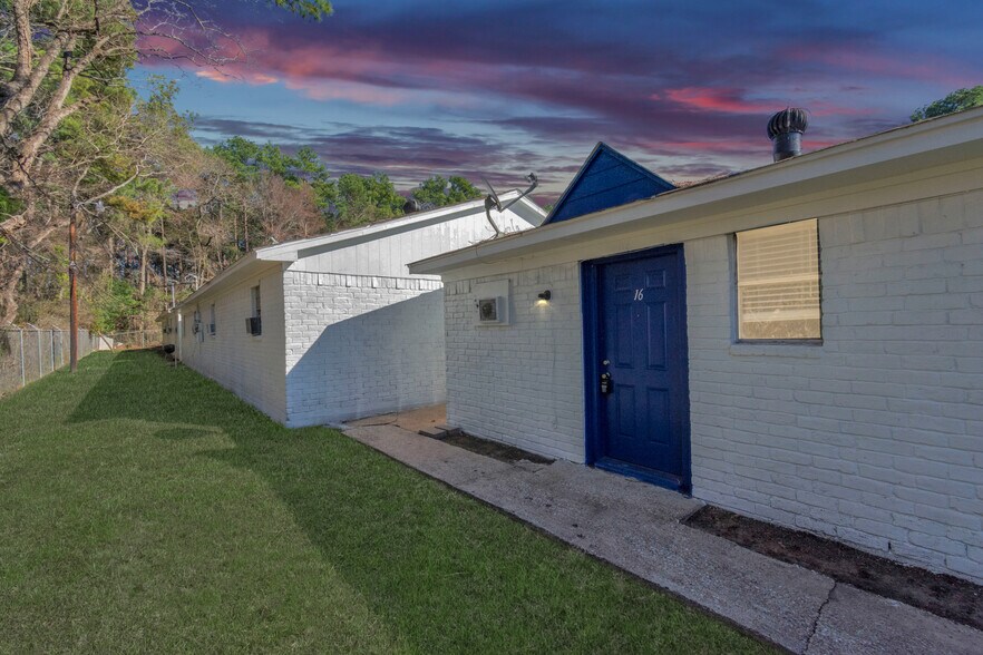 More Photos Of 409 Austin Rd, Conroe Apartments For Sale