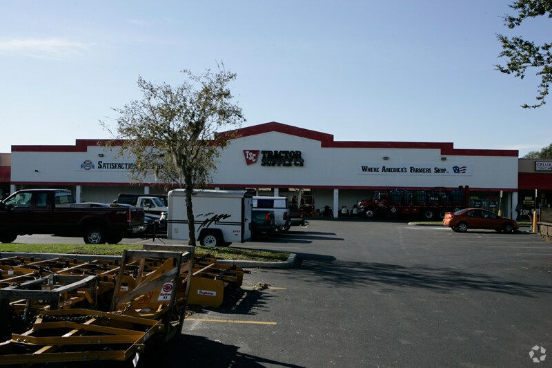 More Photos Of 1801-1803 James L Redman Pky, Plant City Unknown For Lease
