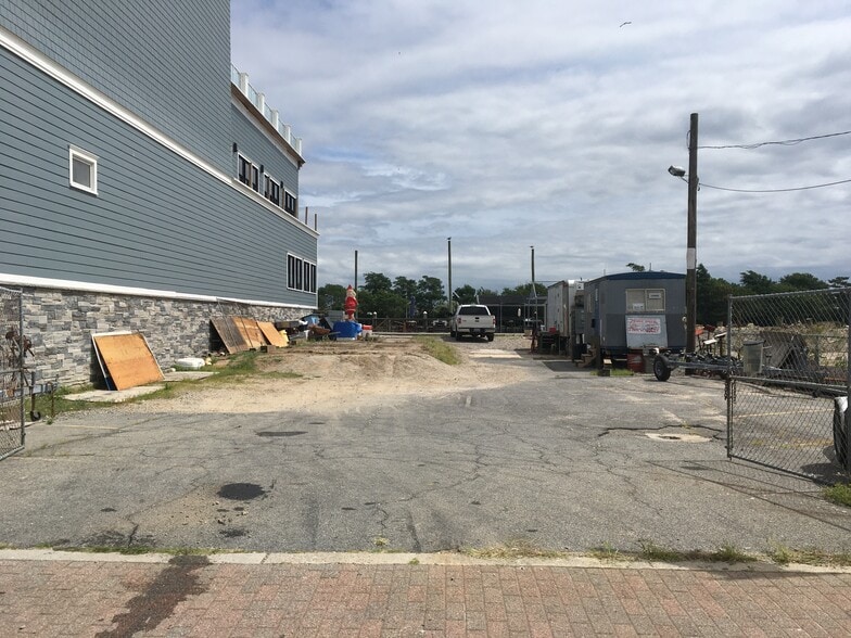 More Photos Of 405 Woodcleft Ave, Freeport Land For Sale