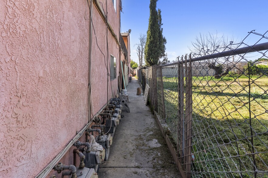 More Photos Of 12661 Pierce St, Pacoima Apartments For Sale