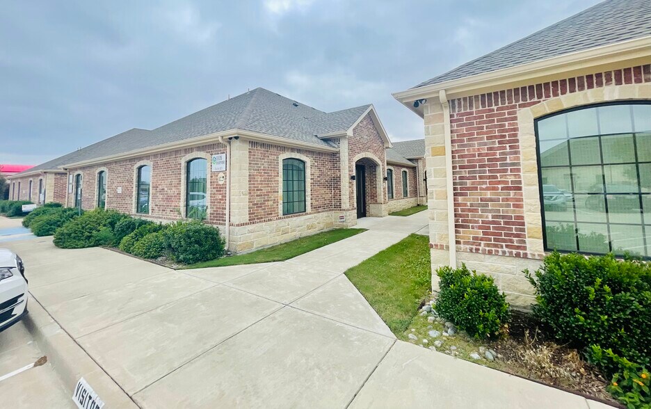 More Photos Of 318 W FM 544, Murphy Medical For Sale