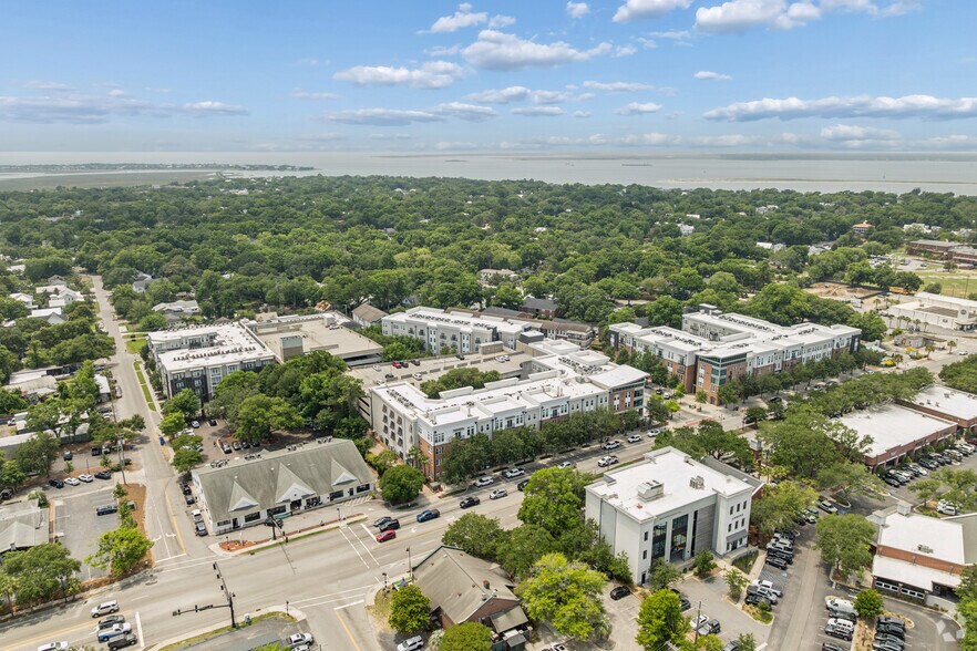 More Photos Of 725-735 Coleman Blvd, Mount Pleasant Apartments For Lease