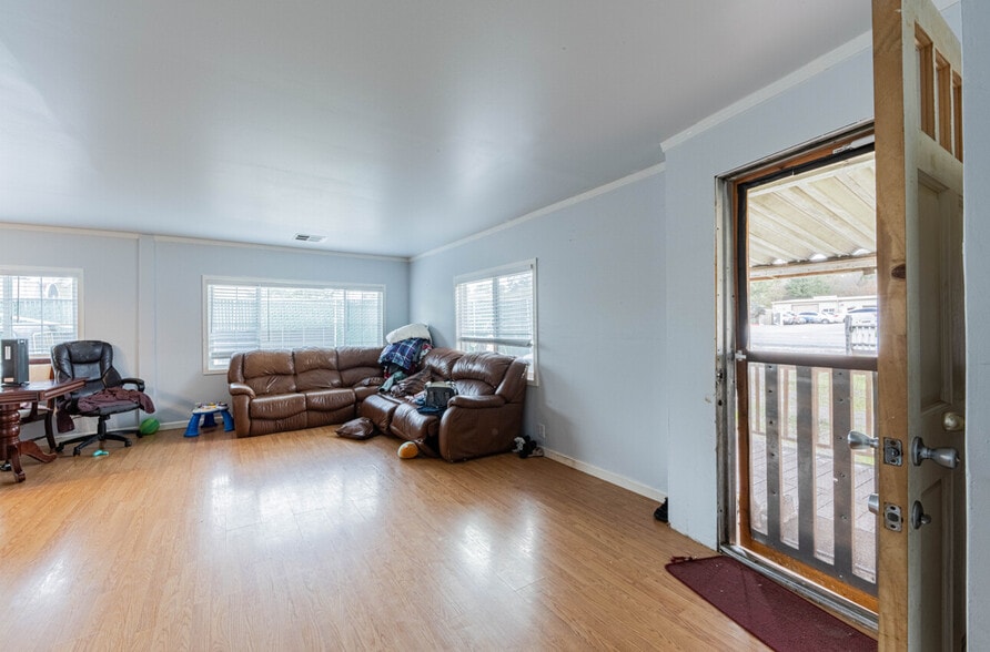 More Photos Of 10050 Reese Cir, Prunedale Warehouse For Sale