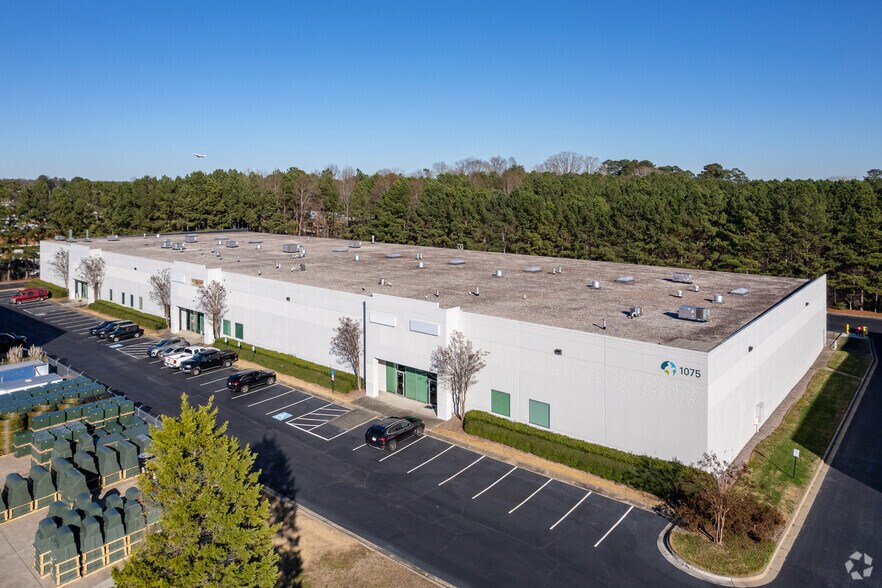 More Photos Of 1075 Cobb International Pl, Kennesaw Warehouse For Lease