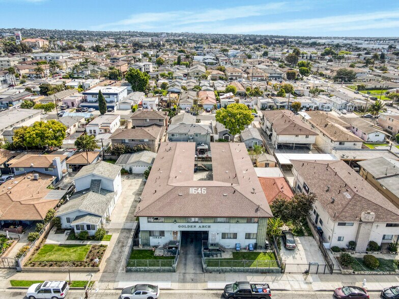 More Photos Of 11646 Birch Ave, Hawthorne Apartments For Sale