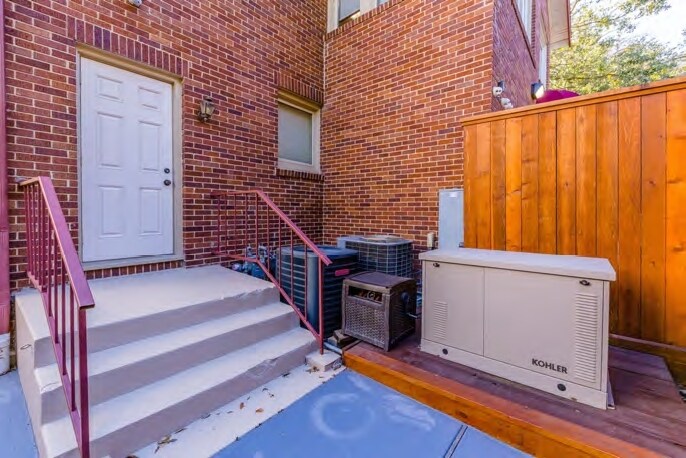 More Photos Of 3718 Mount Vernon St, Houston Office For Lease