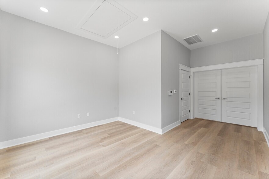 More Photos Of 11606 Westlock Dr, Tomball Medical For Sale